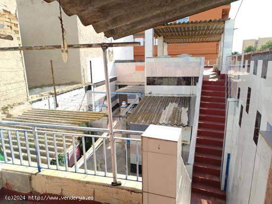 MÁGNIFICA OPORTUNIDAD CASA EN PLANTA BAJA CON GARAJE, PATIO Y TERRAZA EN EL ESPINARDO - MURCIA