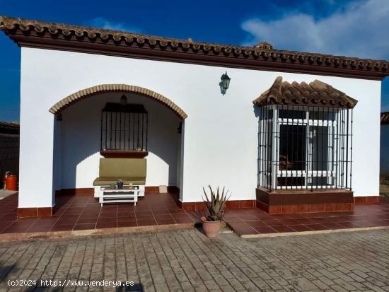 CHALET EN CHICLANA - CADIZ