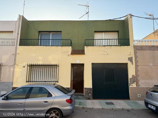  SE VENDE CASA EN VICAR. - ALMERIA 