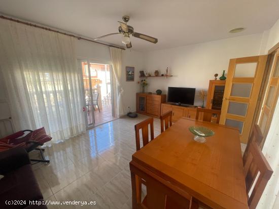 SE VENDE PISO BAJO SITO EN LA PLAYA DE LOS URRUTIAS - MURCIA