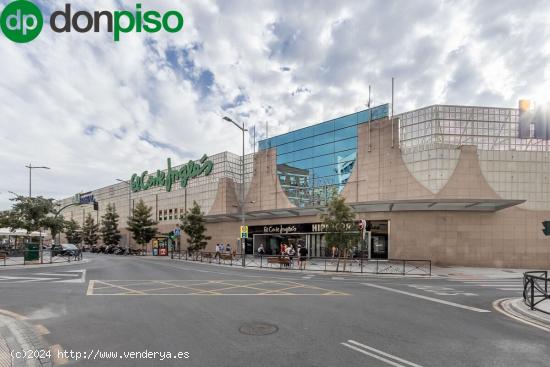  LOCAL COMERCIAL EN ARABIAL JUNTO HIPERCOR - GRANADA 