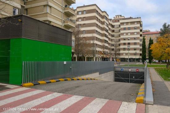  Plaza de garaje y trastero - NAVARRA 