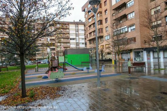 Plaza de garaje y trastero - NAVARRA