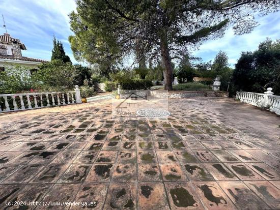 FINCA EN ATALAYAS CON VISTAS FRONTALES AL CASTILLO DE PEÑISCOLA - CASTELLON