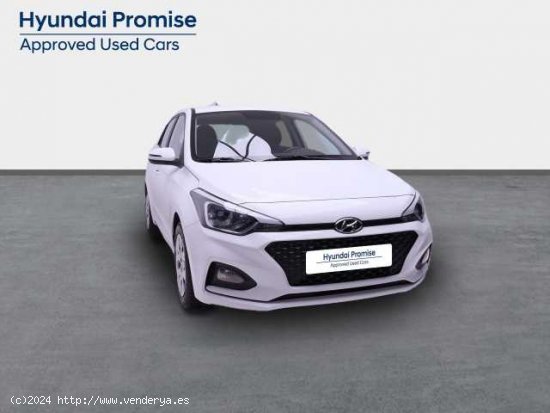 Hyundai i20 ( 1.2 MPI Essence )  - Sant Boi de Llobregat