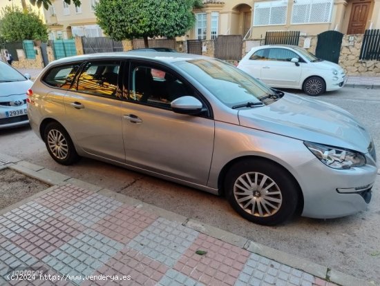 Peugeot 308 SW BLINE BHDI 120 de 2015 con 160.000 Km por 7.500 EUR. en Sevilla