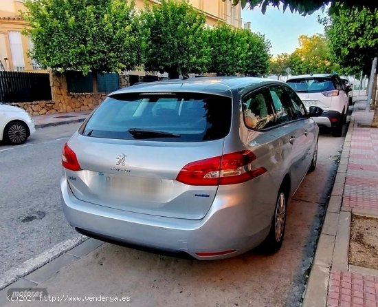 Peugeot 308 SW BLINE BHDI 120 de 2015 con 160.000 Km por 7.500 EUR. en Sevilla