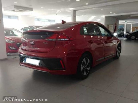 Hyundai Ioniq 1.6 GDI HEV Klass DT de 2019 con 98.078 Km por 14.990 EUR. en Madrid