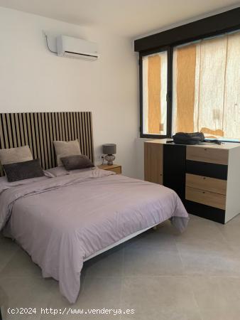 VENTA ESTUDIO - DOS BAÑOS - JUNTO PLAYA POSTIGUET - ALICANTE