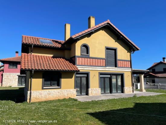 CHALETS INDIVIDUALES CON JARDÍN SITUADOS EN EL BARRIO DE PANDO - RUILOBA - CANTABRIA