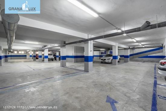 PARKING DE 30 PLAZAS EN PLENO CENTRO DE GRANADA - GRANADA