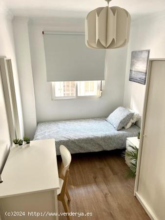 PISO EN VENTA COMPLETAMENTE AMUEBLADO - CADIZ