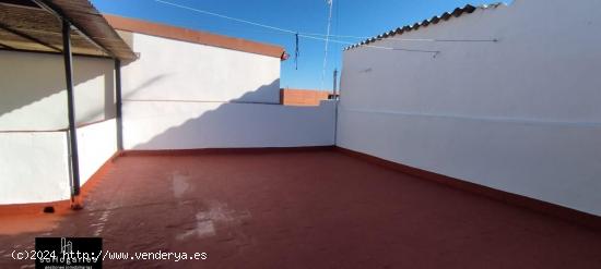  CASA SIN MUEBLES EN BARRIADA DE LLERA JUNTO A HUERTA ROSALES - BADAJOZ 