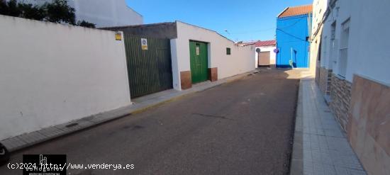 CASA SIN MUEBLES EN BARRIADA DE LLERA JUNTO A HUERTA ROSALES - BADAJOZ