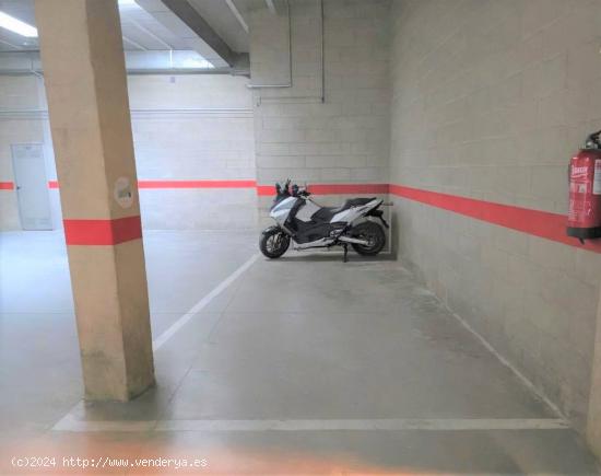  AMPLIA PLAZA PARA COCHE +MOTO - TARRAGONA 