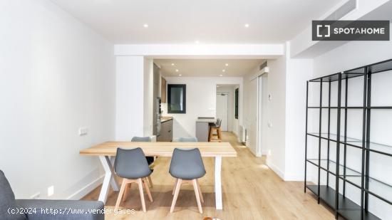 Amplio y moderno apartamento amueblado y equipado en Comte d'Urgell - BARCELONA