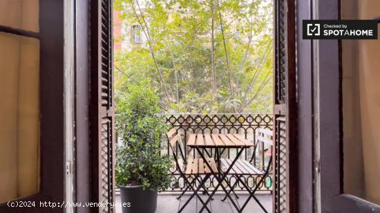 Alquiler de habitaciones en piso de 7 habitaciones en L'Antiga Esquerra De L'Eixample - BARCELONA