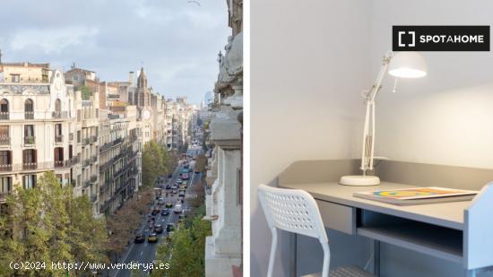 Se alquila habitación en piso de 9 habitaciones en L'Antiga Esquerra De L'Eixample - BARCELONA