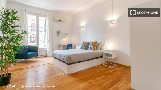 ¡Habitación compartida en alquiler en Barcelona! - BARCELONA