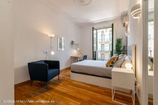  ¡Habitación compartida en alquiler en Barcelona! - BARCELONA 