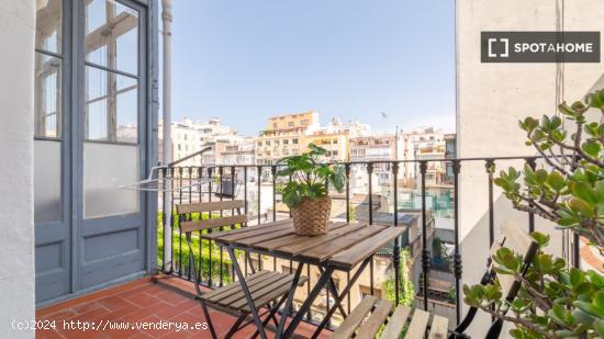 ¡Habitación compartida en alquiler en Barcelona! - BARCELONA