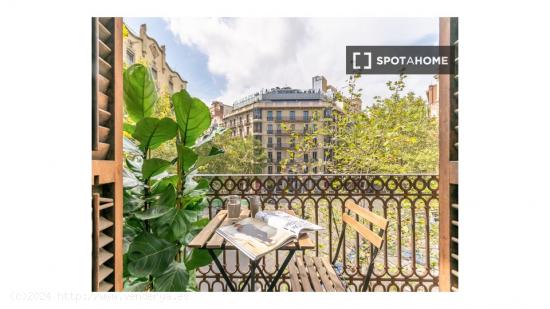 Alquiler de habitaciones en piso de 7 habitaciones en L'Antiga Esquerra De L'Eixample - BARCELONA