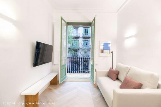  Cómodo apartamento en Carrer de la Diputacio - BARCELONA 