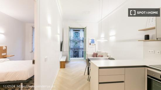 Cómodo apartamento en Carrer de la Diputacio - BARCELONA