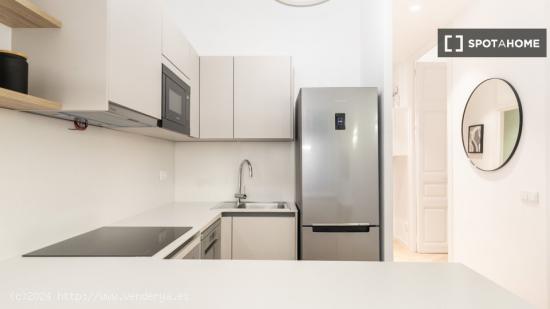 Cómodo apartamento en Carrer de la Diputacio - BARCELONA