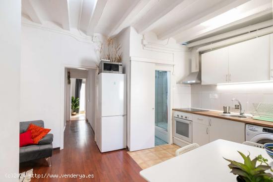  Práctico apartamento amueblado en el centro del pueblo. - BARCELONA 