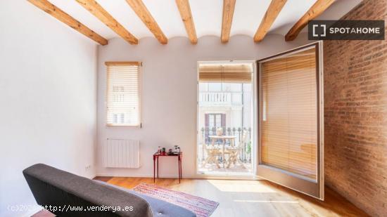 Cómodo apartamento amueblado en Poble Sec - BARCELONA