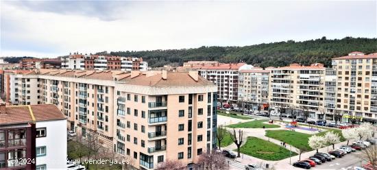 JUNTO REYES CATOLICOS EXTERIOR ENTERO 170 m/2 - BURGOS