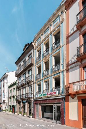 EDIFICIO SEÑORIAL EN PLAZA DEL AYUNTAMIENTO - ASTURIAS