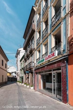 EDIFICIO SEÑORIAL EN PLAZA DEL AYUNTAMIENTO - ASTURIAS