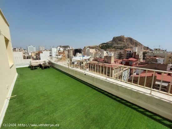 Estupendo ático en el centro de Alicante con vistas al castillo Santa Barbara. - ALICANTE