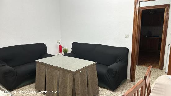 DLR 1720 - Piso de 3 Dormitorios en Alquiler Ideal para Estudiantes | Zona San Ildefonso - GRANADA