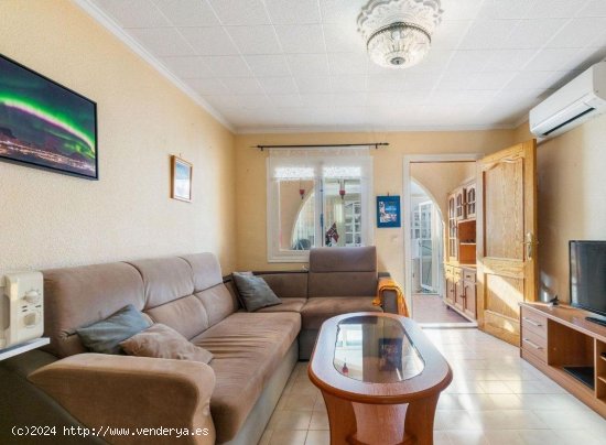 Chalet en venta en Torrevieja (Alicante)