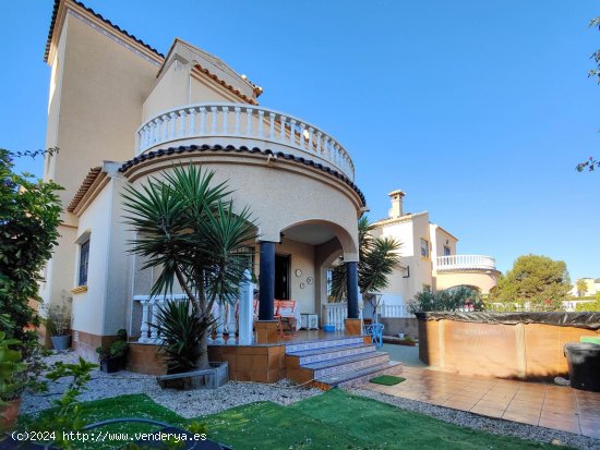 Villa en venta en Orihuela (Alicante)