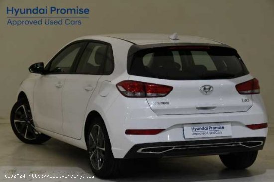 Hyundai i30 ( 1.5 DPI Klass SLX 110 )  - Pamplona