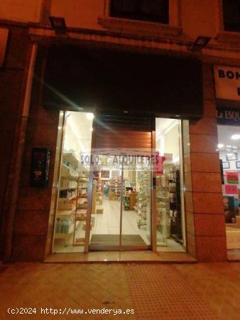 AMPLIO LOCAL COMERCIAL EN EL ENSANCHE