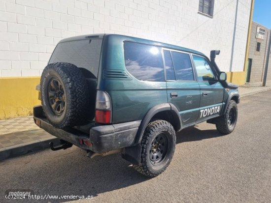 Toyota Land Cruiser 3.0 d4d de 2002 con 180.000 Km por 9.000 EUR. en Sevilla