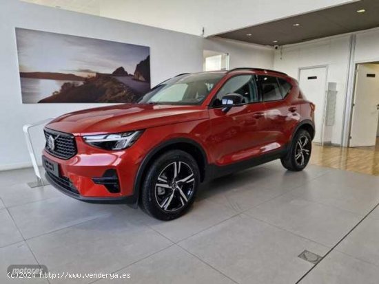 Volvo XC40 Plus, B3 Mild hybrid, Gasolina, Dark de 2024 con 5 Km por 40.900 EUR. en Navarra