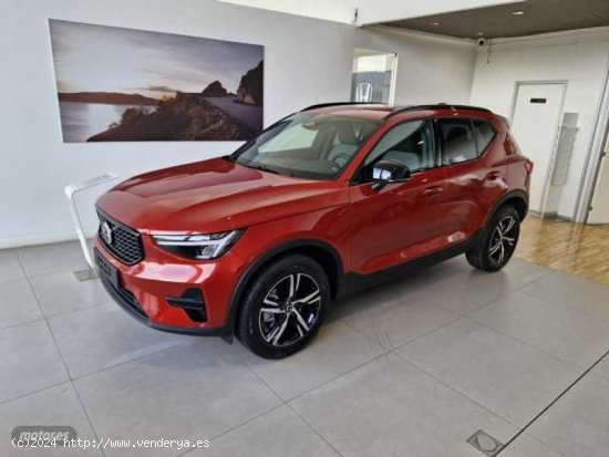 Volvo XC40 Plus, B3 Mild hybrid, Gasolina, Dark de 2024 con 5 Km por 40.900 EUR. en Navarra