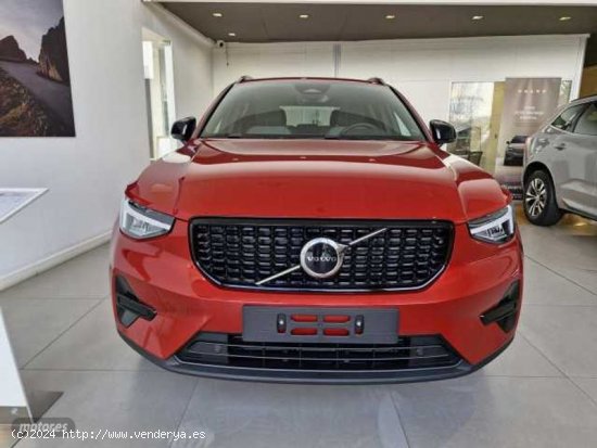 Volvo XC40 Plus, B3 Mild hybrid, Gasolina, Dark de 2024 con 5 Km por 40.900 EUR. en Navarra