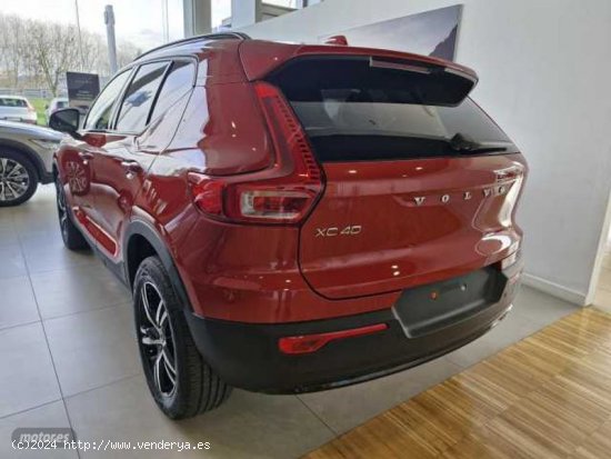 Volvo XC40 Plus, B3 Mild hybrid, Gasolina, Dark de 2024 con 5 Km por 40.900 EUR. en Navarra