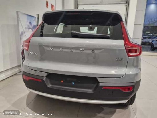 Volvo XC40 Core, B3 Mild hybrid, Gasolina de 2024 con 5 Km por 36.900 EUR. en Navarra