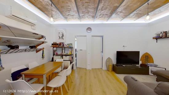 Precioso piso reformado en finca rehabilitada con ascensor, actualmente alquilado - BARCELONA