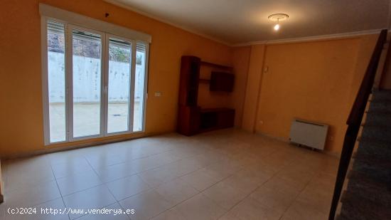 VENTA CHALET ADOSADO VAELNCIA DE ALCANTARA - CACERES