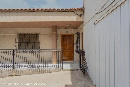 CHALET EN VENTA EN LOS GARRES (MURCIA) - MURCIA