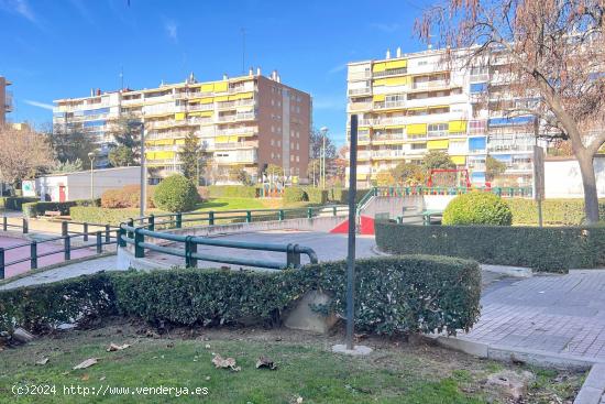 ¡Tu plaza de garaje en Pintor Julio Romero te está esperando! - MADRID